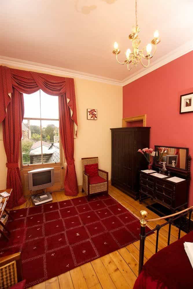 15 Merchiston Gardens
