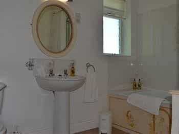 Clow Beck House - Guest house