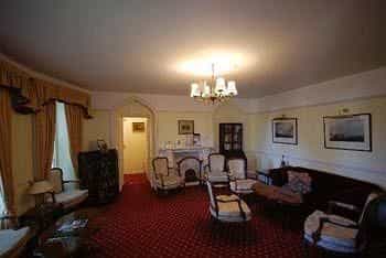 Les Douvres Hotel