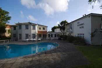 Les Douvres Hotel
