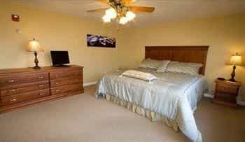 Admirals Inn Resort