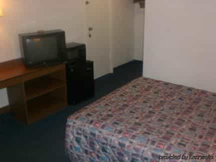 Quad City Inn