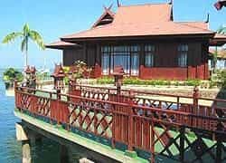 Pantai Gapura Makassar
