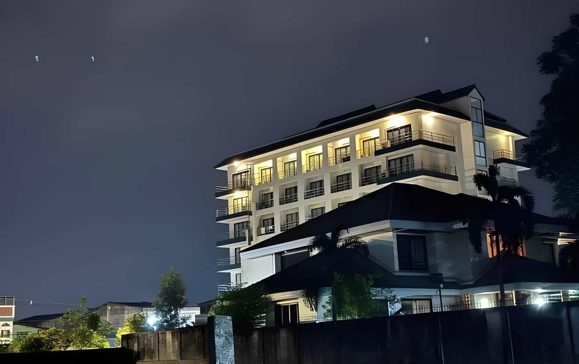 Maneerote Hotel Surin