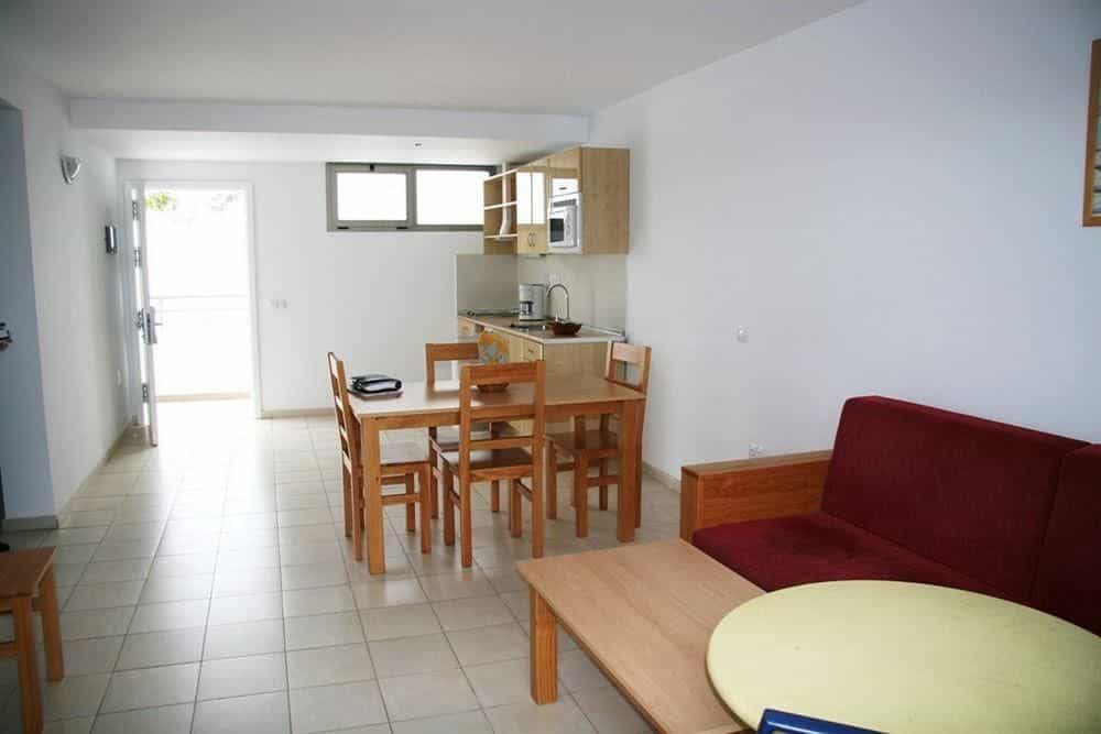 Dolores Apartments