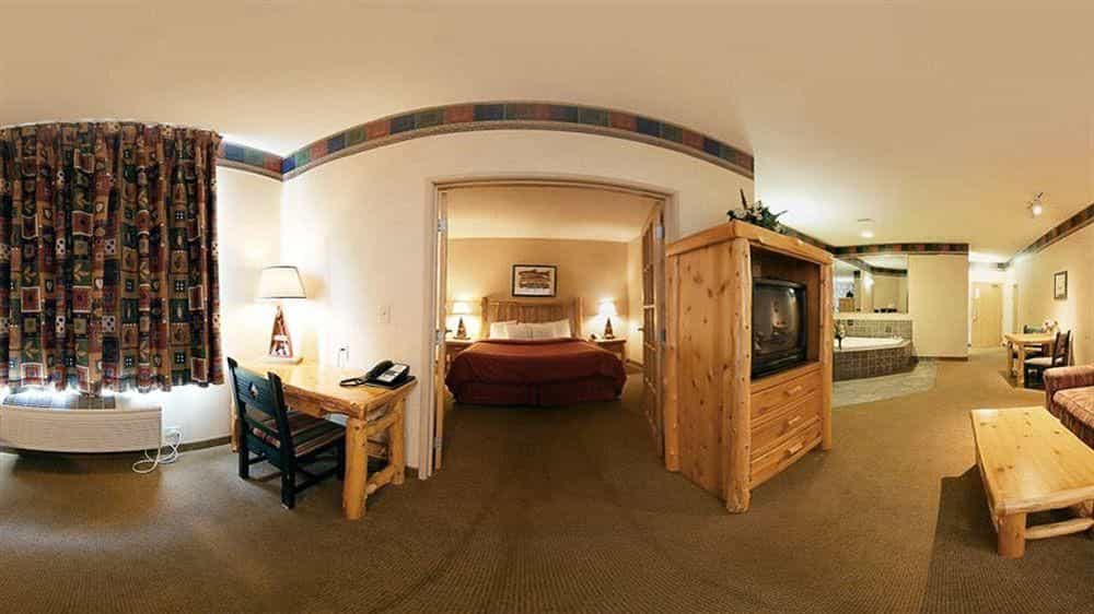 Comfort Suites Rapid River Lodge