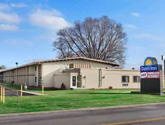 Days Inn Bloomington West