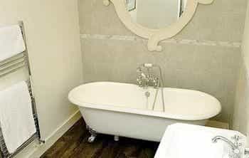 Noel Arms Hotel