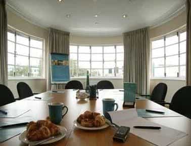 Hatfield Oak Hotel