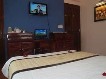 Holiday Hotel