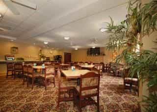 La Quinta Inn & Suites by Wyndham Lake George