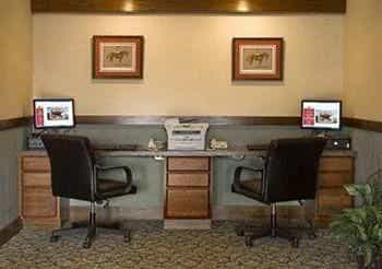 Clarion Inn & Suites at the Outlets of Lake George