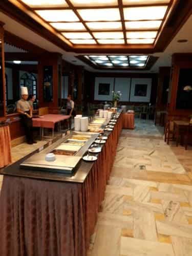 โรงแรมรอยัล ทวินส์