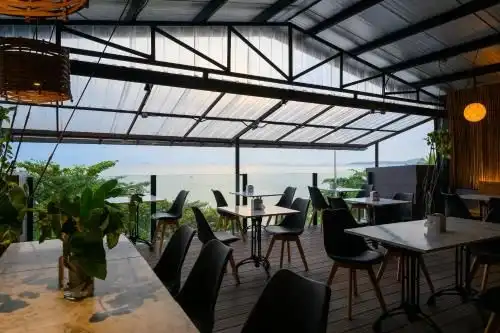 Quarter 09 Beach