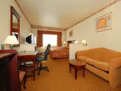 Best Western Quanah Inn And Suites