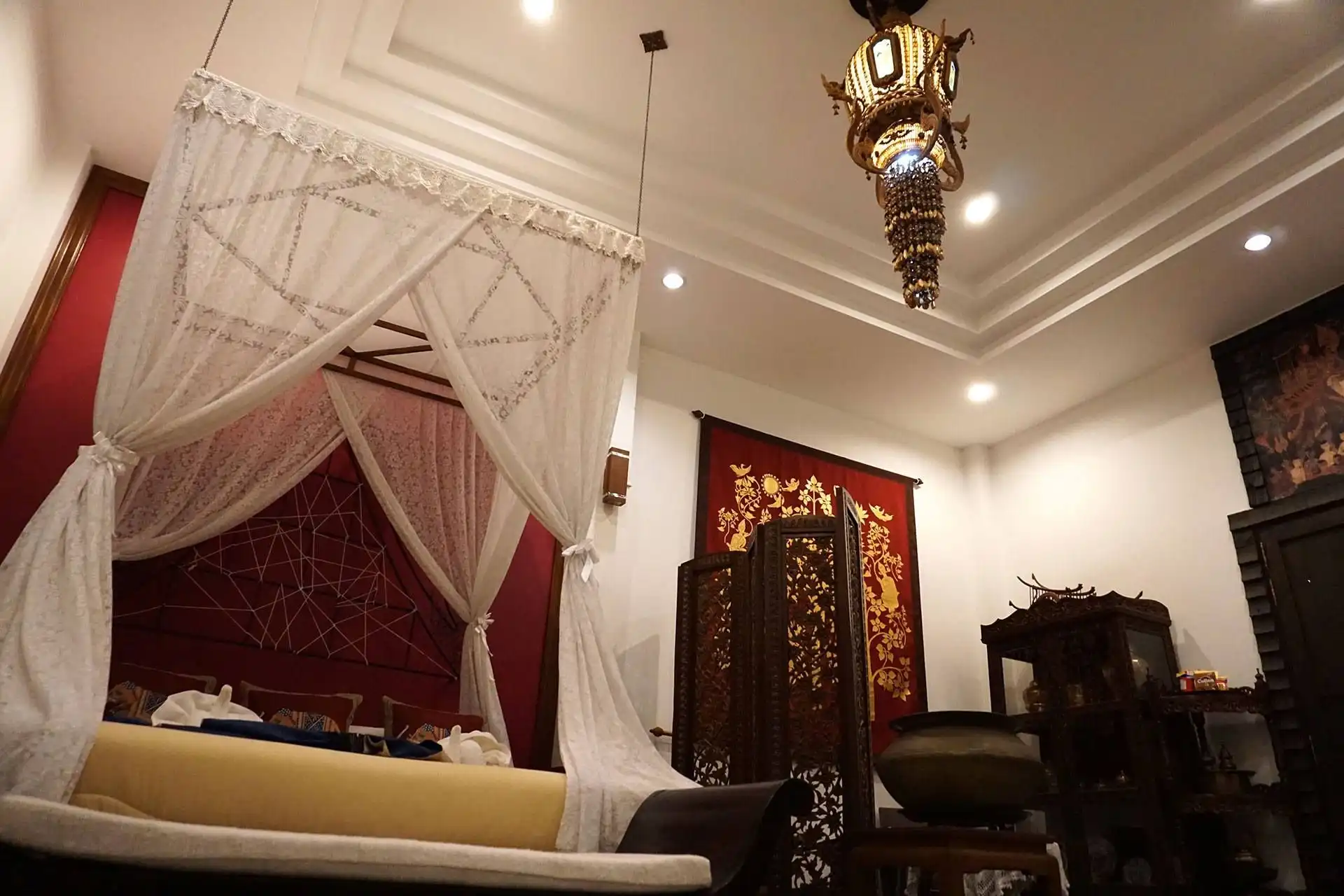 โรงแรมเรือนไทย โรงแรมเรือนไทย