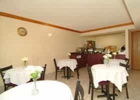 Econo Lodge  Inn & Suites