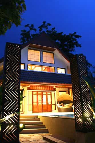 โรงแรมเศรษฐปุระ บาย ทอแสง