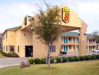Super 8 Arlington East