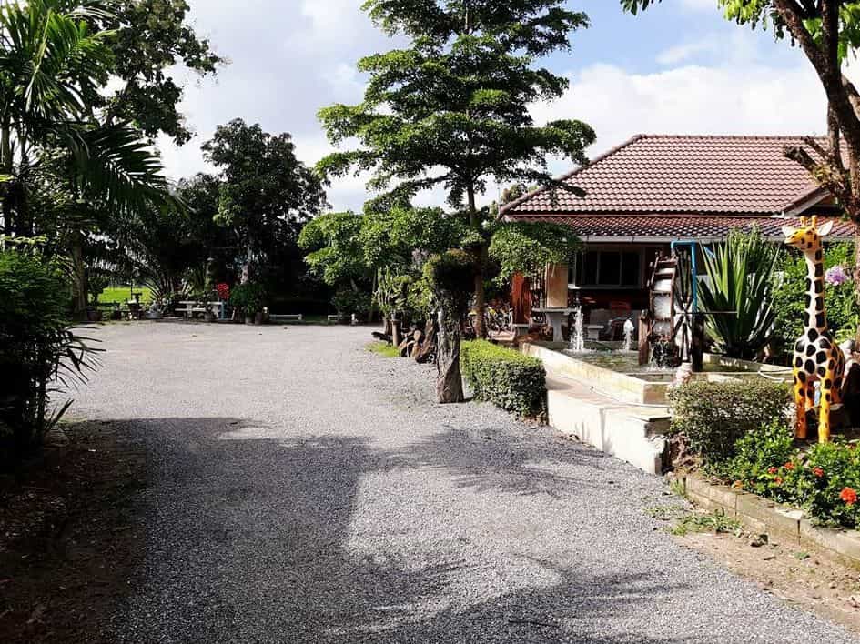ชายทุ่ง รีสอร์ท