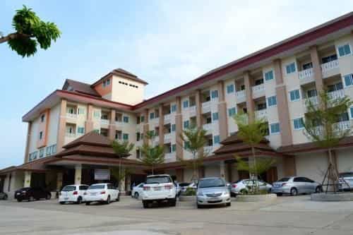 โรงแรมบุษน้ำทอง