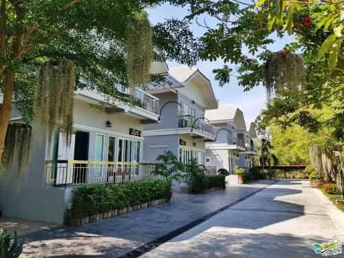 ม้วน รีสอร์ต