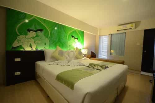 โซเลซ แอท ศรีนครินทร์