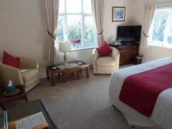 Trumbles Gatwick B&B