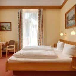 Hotel Dora