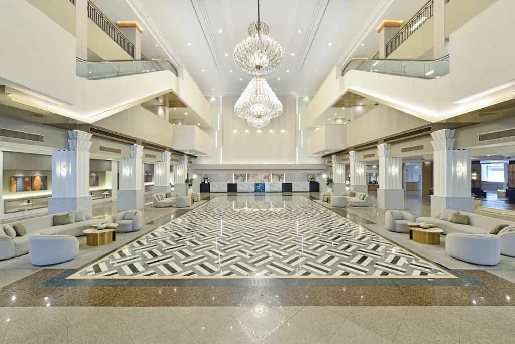 โรงแรมทวิน ทาวเวอร์