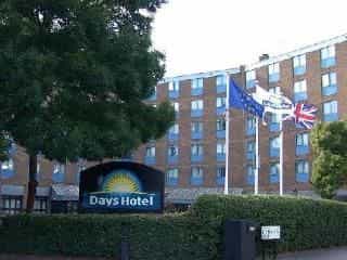 Days Hotel Waterloo
