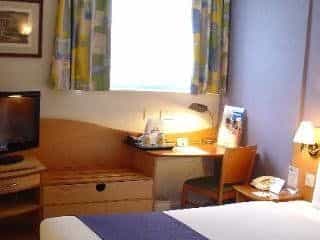 Days Hotel Waterloo