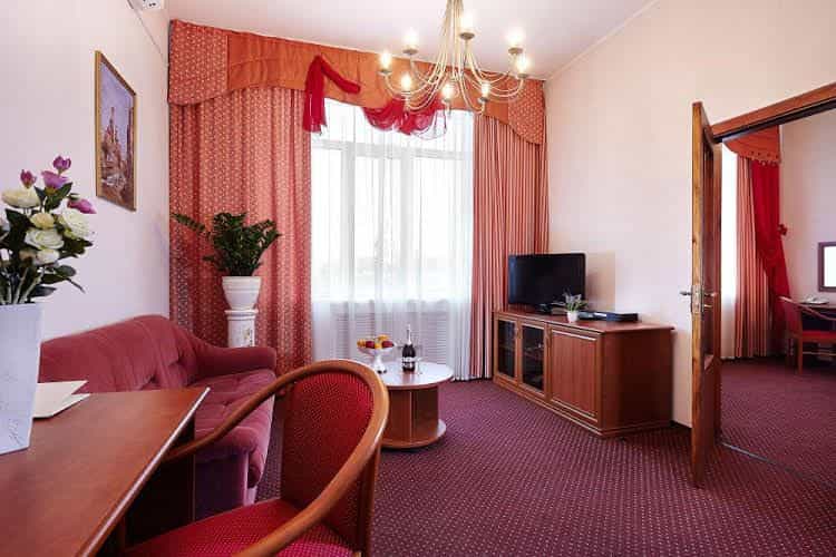 Vladimirskaya Hotel