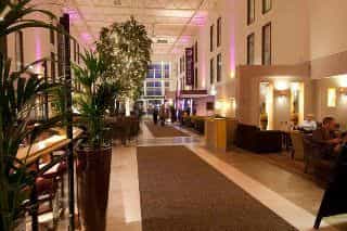 Premier Inn Heathrow Airport (Bath Road)