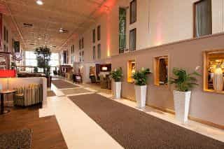 Premier Inn Heathrow Airport (Bath Road)