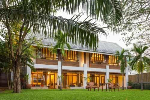 โรงแรมบ้านท้ายวัง