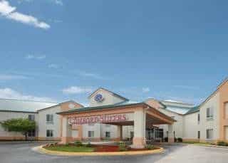 Quality Suites Airport