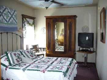The Victorian Gold Bed and Breakfast