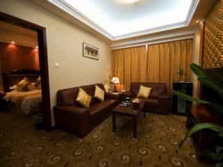 Sichuan Minshan Lhasa Grand Hotel