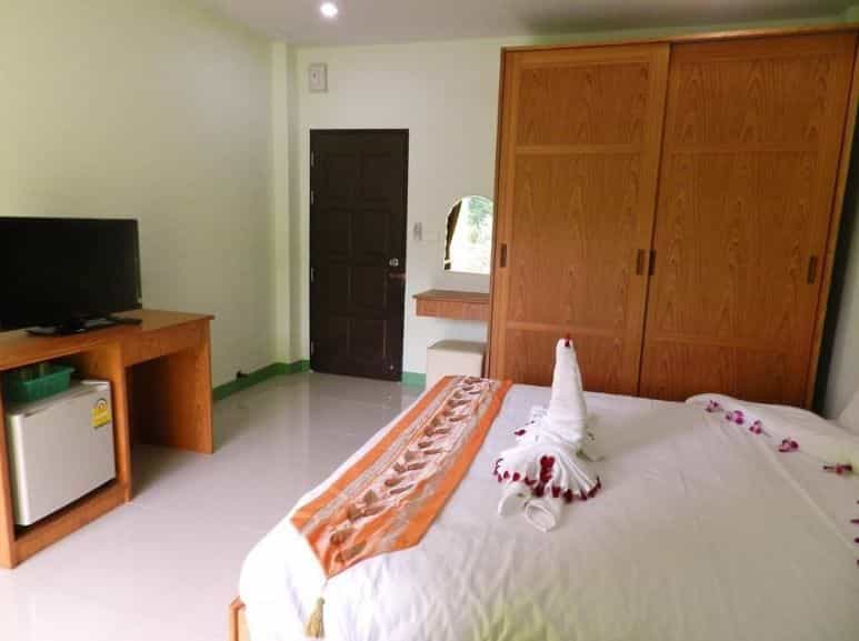 Baan Prasert Guesthouse