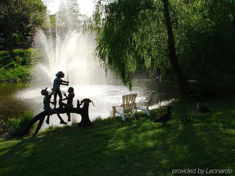 Acorn Hill Lodge and Spa