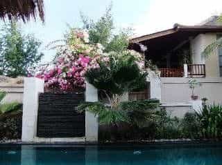 เดอะบีชเฮาส์