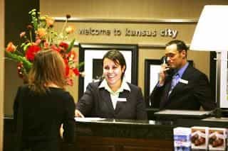 Hampton Inn & Suites Kansas City-Country Club