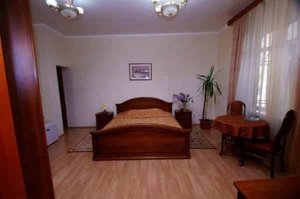 Lira Hotel