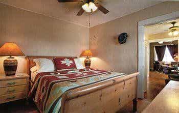 Cottonwood Hotel