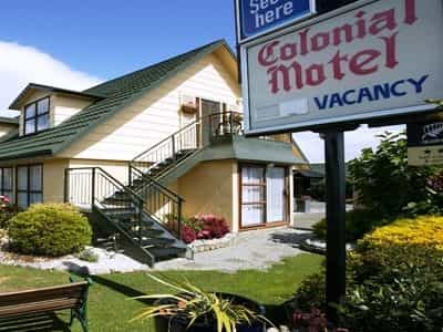 Colonial Motel