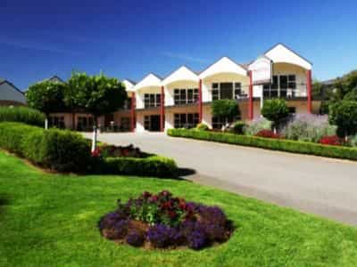 Radfords Lakeview Motel