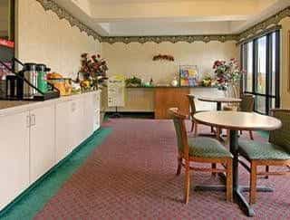 Opelousas Days Inn & Suites