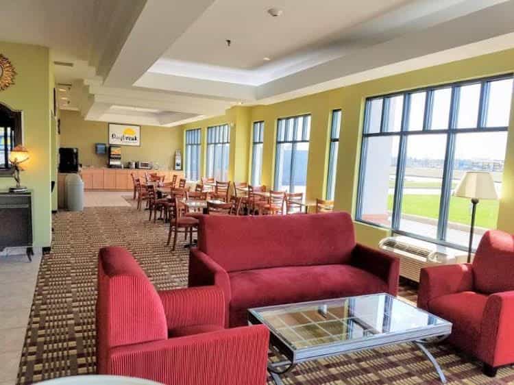 Days Inn Windsor Locks - Bradley International Air