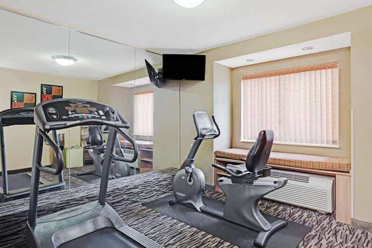 Microtel Charleston South